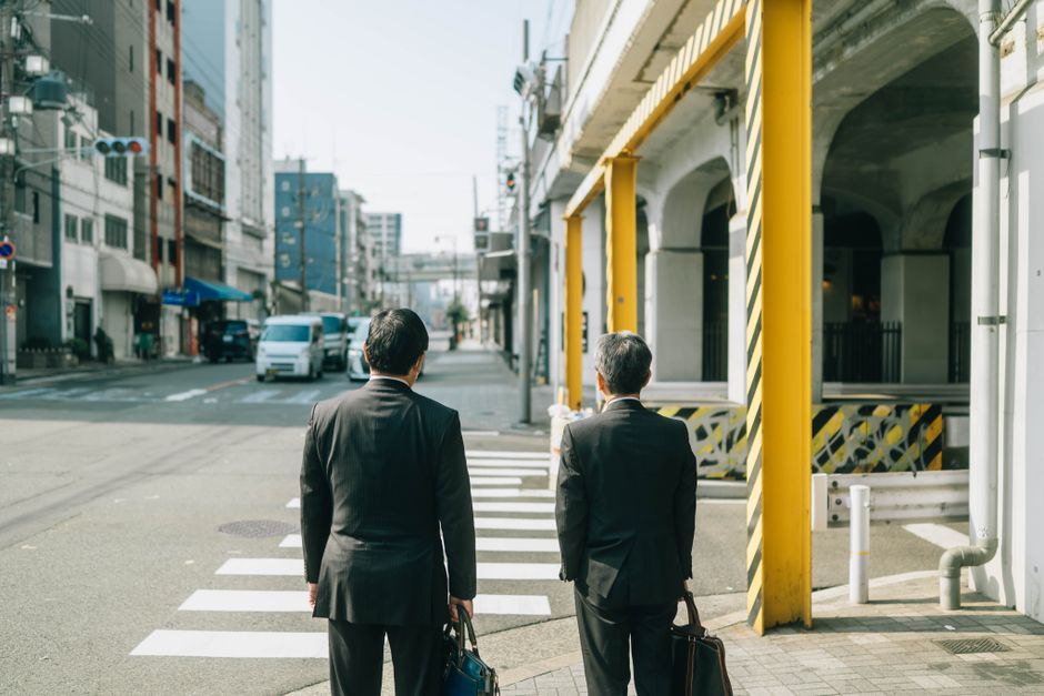 仕事で体力が持たない20代のイメージ